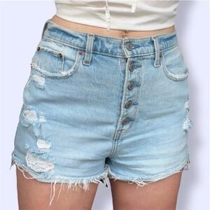 Abercrombie and Fitch high-rise mom short curve Love